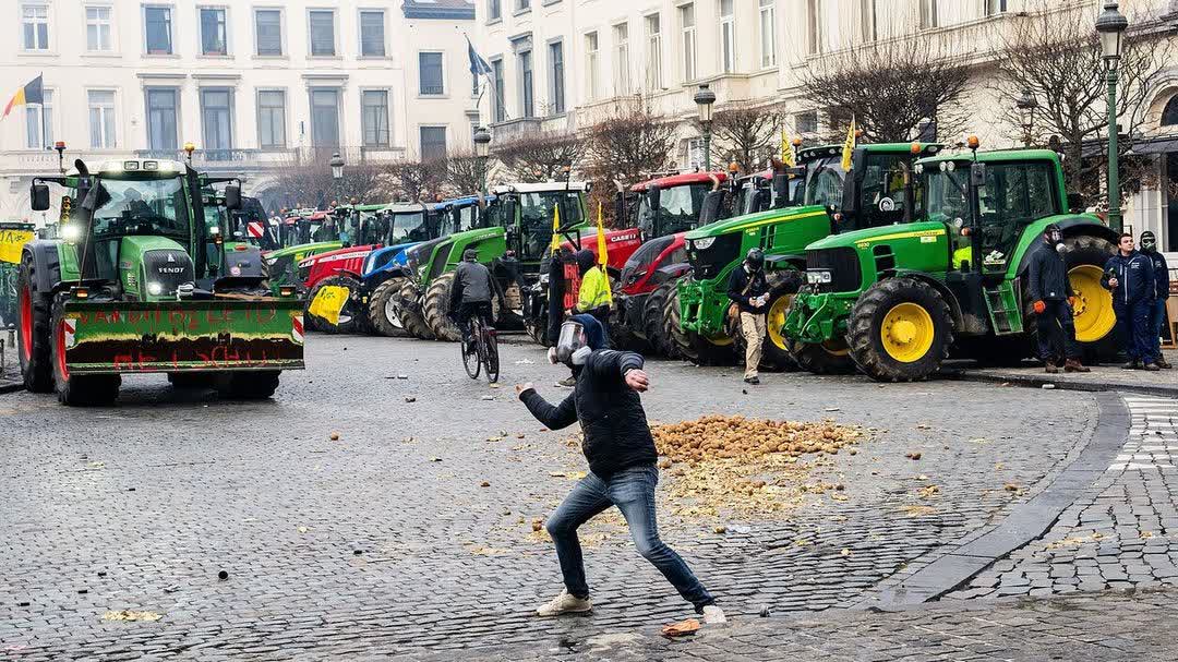 Spanish farmers bearing the brunt of US aggression against Iran 
